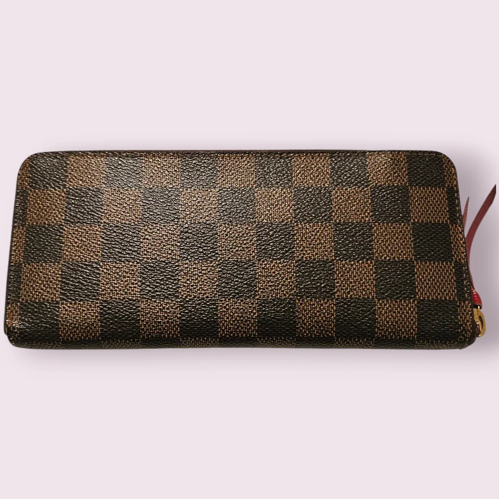 Louis Vuitton Wallet - Picture 2 of 15
